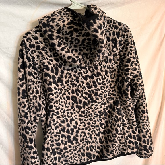 Cheetah Print Plush Hoodie - Picture 6 of 10